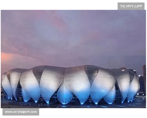 杭州奥体中心体育场“大莲花”承办亚运开幕式，展现科技与艺术融合